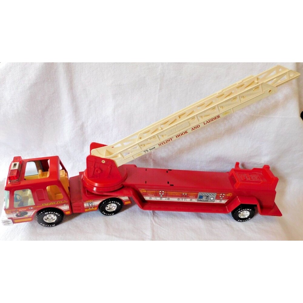 Vintage Nylint Engine Co. 1 Hook & Ladder 75’ Long / 31'' Long Ladder